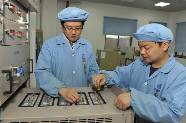劳动铸就辉煌 创新成就未来